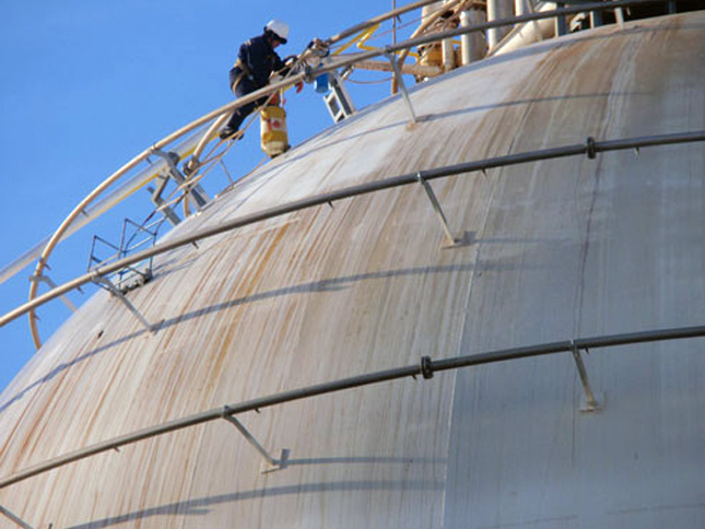 Tank spray cleaning 